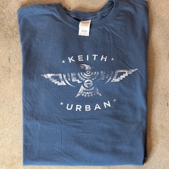 Keith Urban Graffiti U 18’ World Tour Shirt - Picture 2 of 6